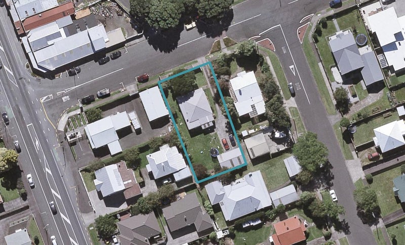 4 Oriental Street, Welbourn, New Plymouth - Carousel 1