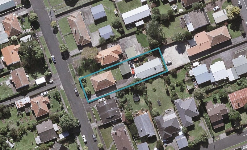11 List Street, Welbourn, New Plymouth - Carousel 1