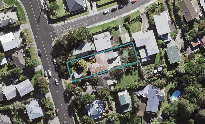 161 Glenfield Road, Hillcrest, Auckland - Carousel 1