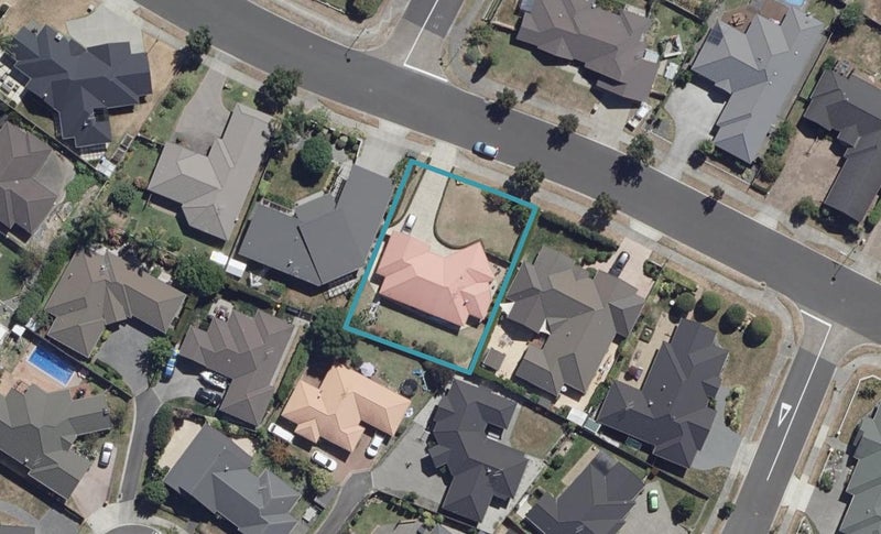 60 Huntington Drive, Huntington, Hamilton - Carousel 1