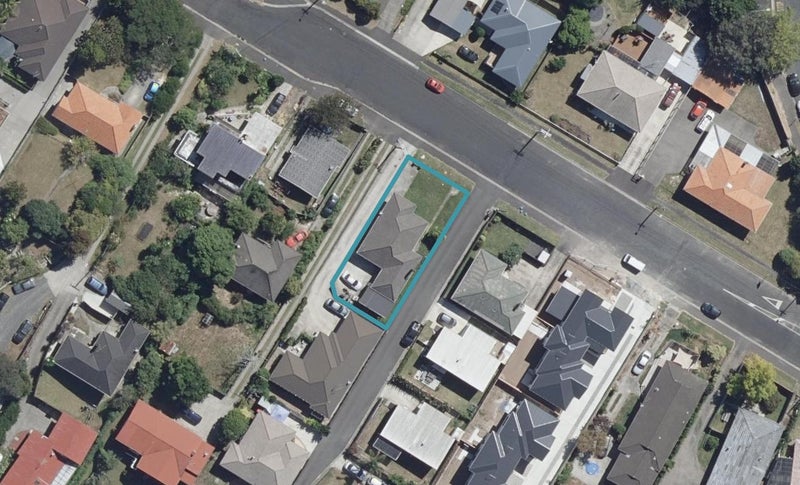 19 Carey Street, Maeroa, Hamilton - Carousel 1