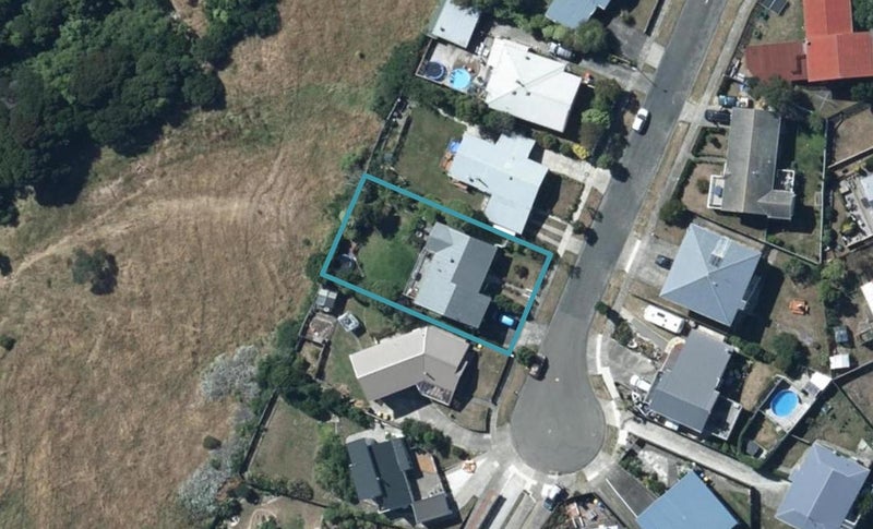 12 Brian Place, Titahi Bay, Porirua - Carousel 1