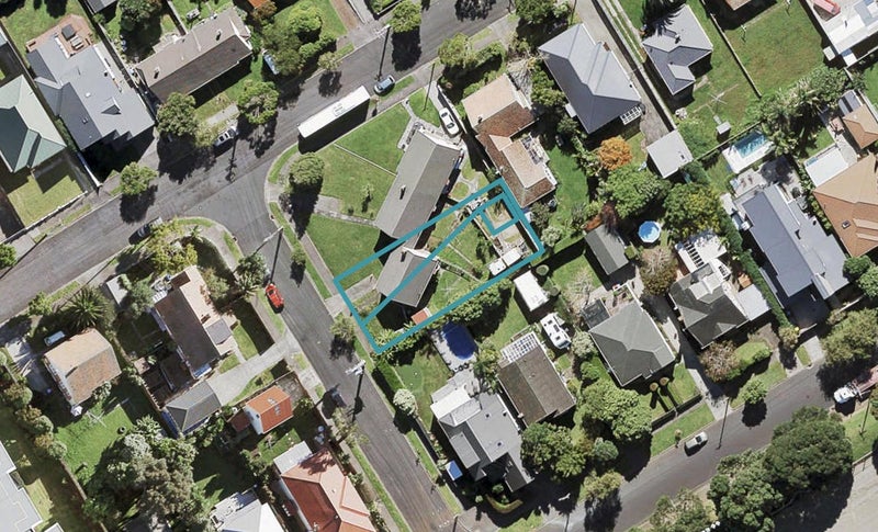 9 Katoa Street, Point Chevalier, Auckland - Carousel 1