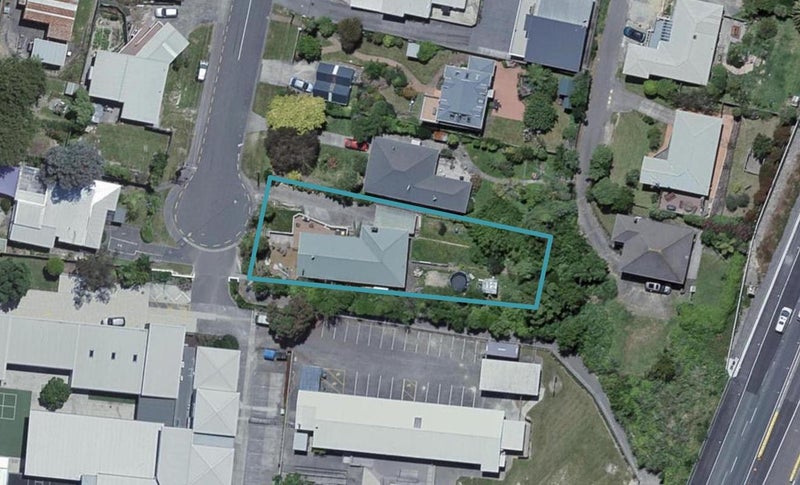 2 Ranui Terrace, Tawa, Wellington - Carousel 1