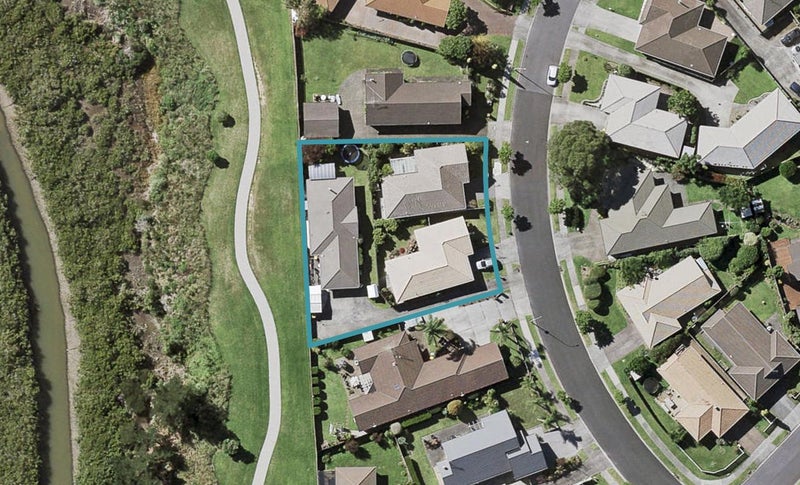 1/84 FRANK NOBILO DR, Golflands, Manukau - Carousel 1
