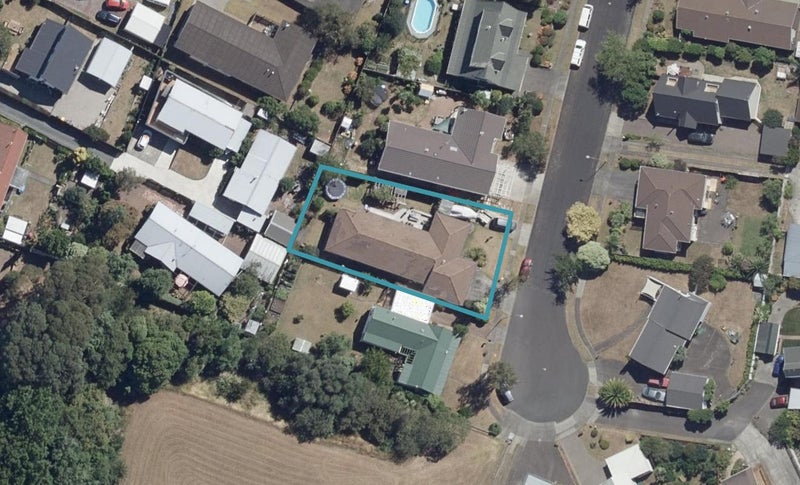14 Ngaio Place, Pukete, Hamilton - Carousel 1