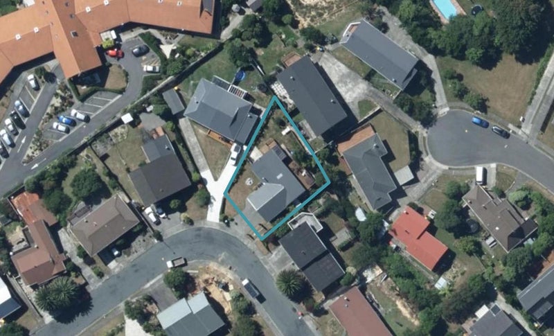 8 Langwell Place, Papakowhai, Porirua - Carousel 1