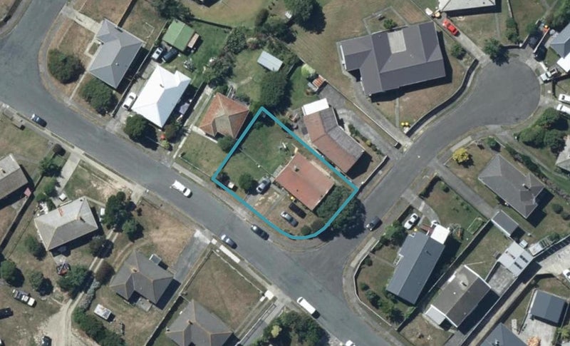 39 Rangituhi Crescent, Takapuwahia, Porirua - Carousel 1