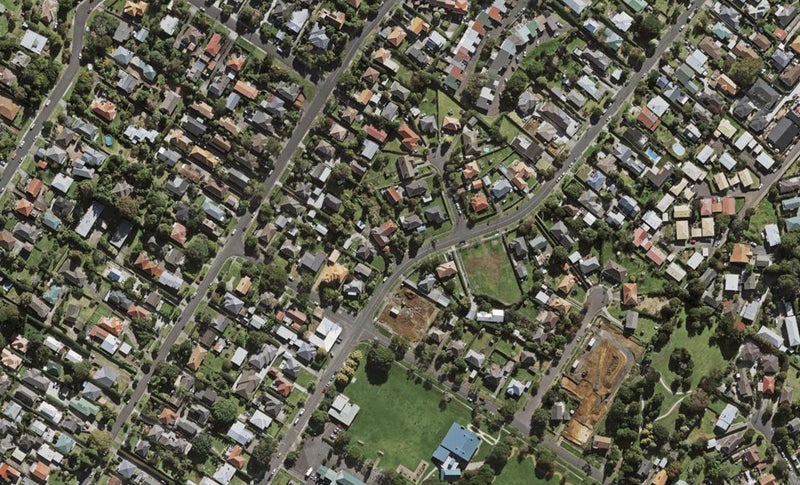 47 Aliford Avenue, One Tree Hill, Auckland - Carousel 1