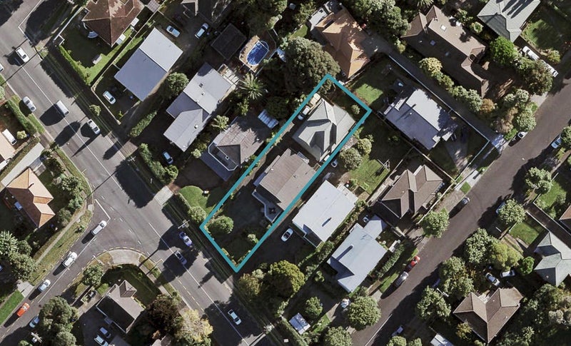 90 Richardson Road, Mount Albert, Auckland - Carousel 1