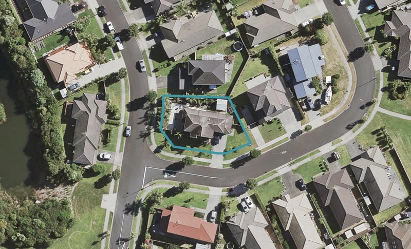 43 Stranraer Crescent, Wattle Downs, Auckland - Carousel 1