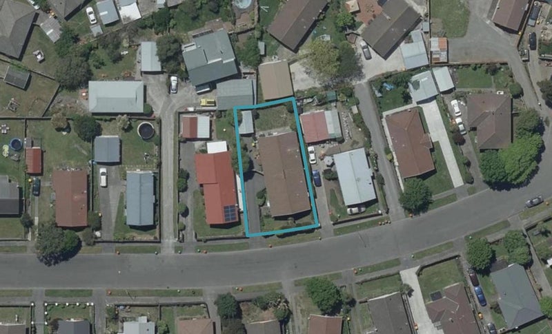 2/17 Taranui Place, Bromley, Christchurch - Carousel 1