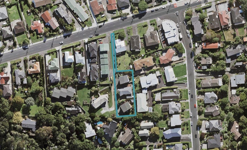 2/0 Pupuke Road, Northcote, Auckland - Carousel 1