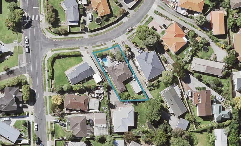 5 Ervine Place, Bucklands Beach, Auckland - Carousel 1