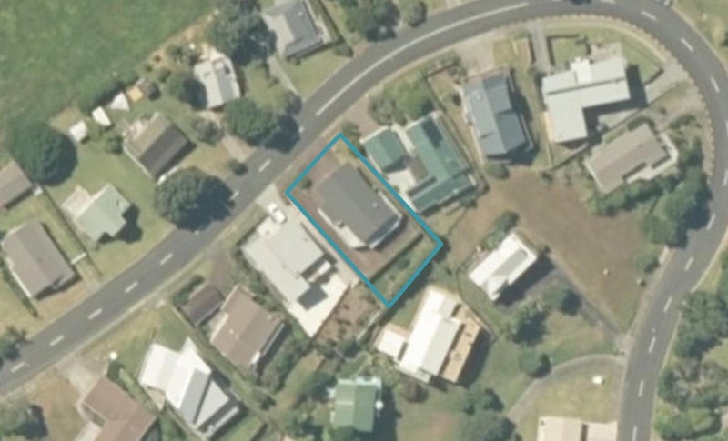 129 Bambury Place, Onemana, Whangamatā - Carousel 1