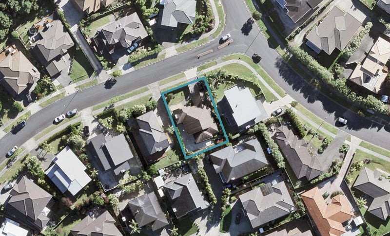 4 Springvale Drive, Fairview Heights, Auckland - Carousel 1