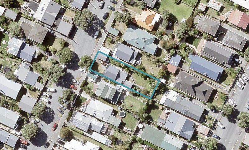 33 Tuatoru Street, Eastbourne, Lower Hutt - Carousel 1