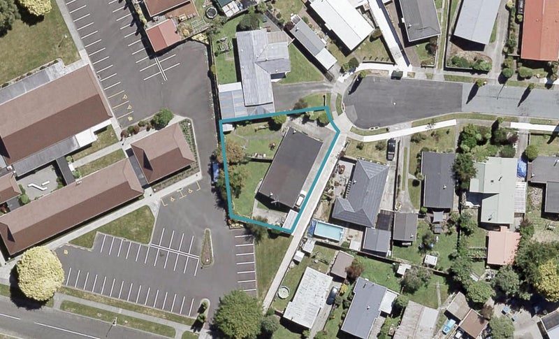 2/21 Denver Grove, Totara Park, Upper Hutt - Carousel 1