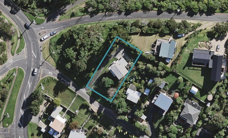 3 Moana Avenue, Surfdale, Waiheke Island - Carousel 1