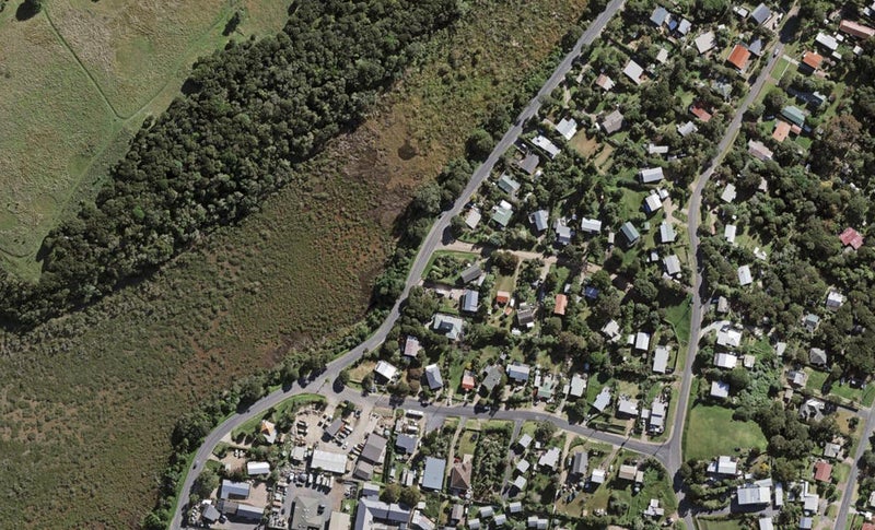 32 Wharf Road, Ostend, Waiheke Island - Carousel 1