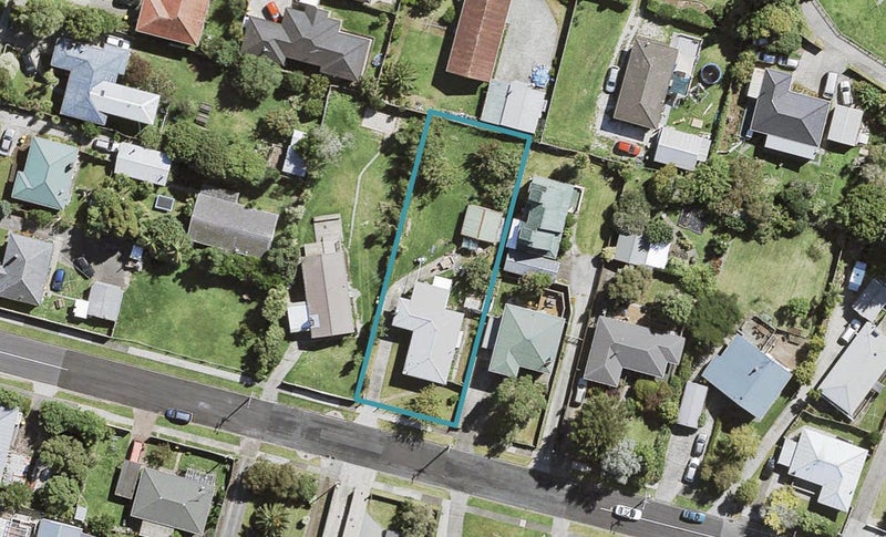 4 Claridge Street, Glen Eden, Auckland - Carousel 1