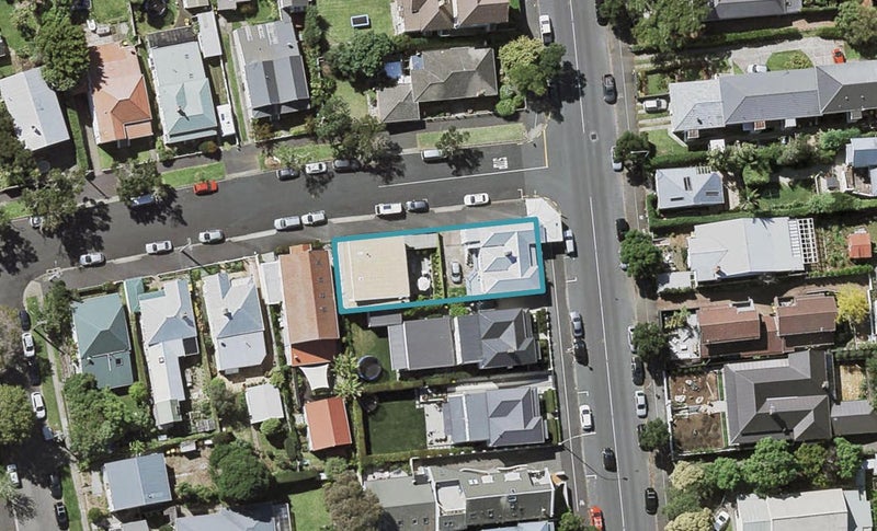 2/151 Victoria Road, Devonport, Auckland - Carousel 1
