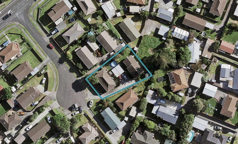 2/6 Sparrow Place, Weymouth, Auckland - Carousel 1
