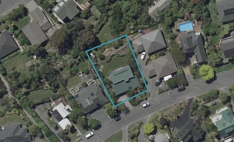 8 Petworth Place, Westmorland, Christchurch - Carousel 1
