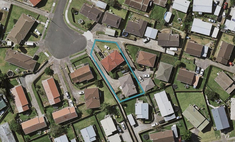 10 Townley Place, Clover Park, Auckland - Carousel 1