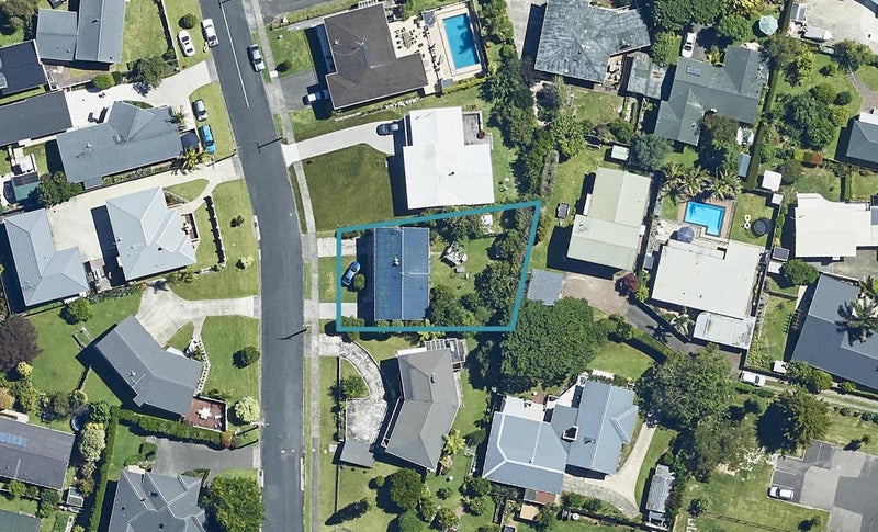 30 Andrew Place, Otumoetai, Tauranga - Carousel 1