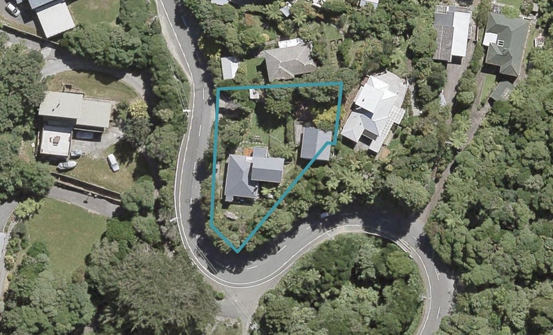 82 Korokoro Road, Korokoro, Lower Hutt - Carousel 1