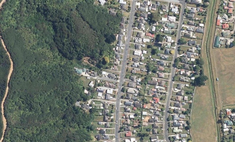 3/147 Wellington Road, Wainuiomata, Lower Hutt - Carousel 1