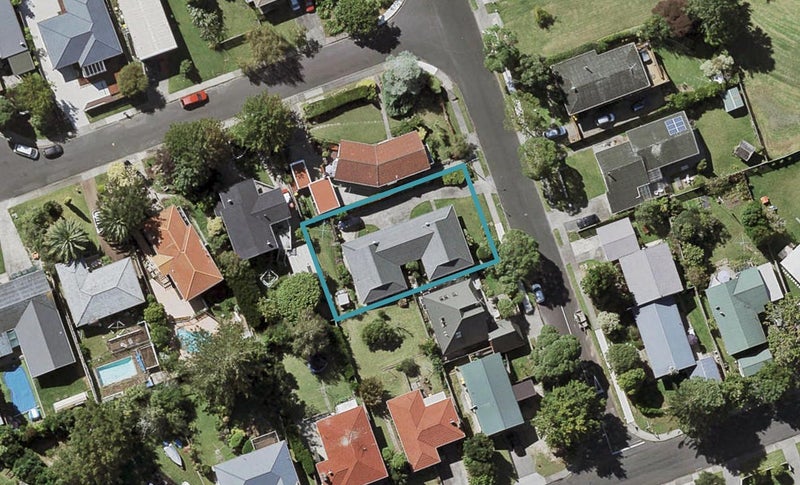 2/49 Knightsbridge Drive, Forrest Hill, Auckland - Carousel 1