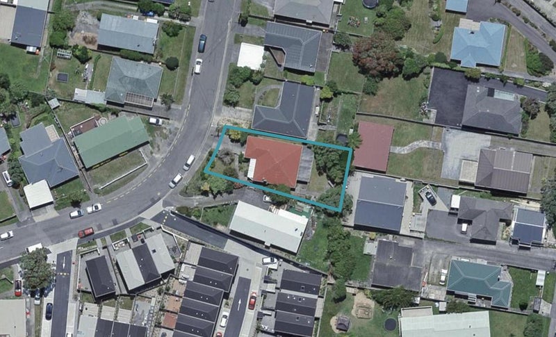 12 Oswald Crescent, Paparangi, Wellington - Carousel 1