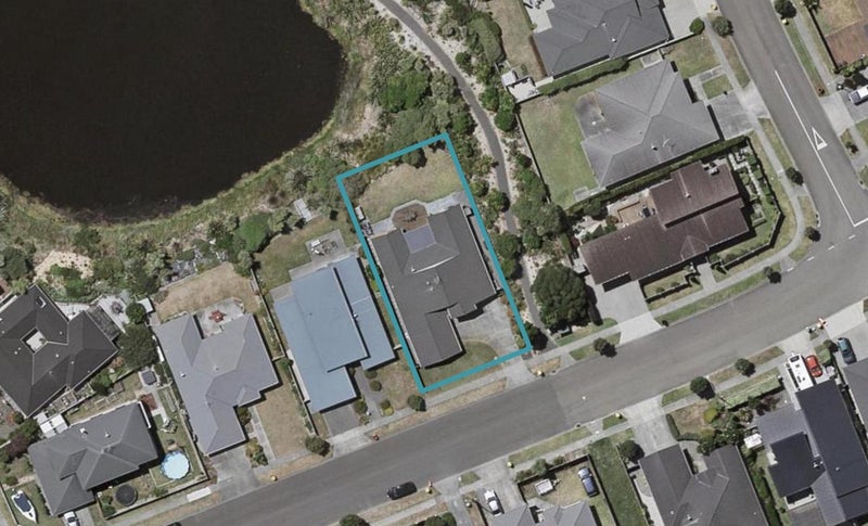 85 The Drive, Paraparaumu Beach, Paraparaumu - Carousel 1