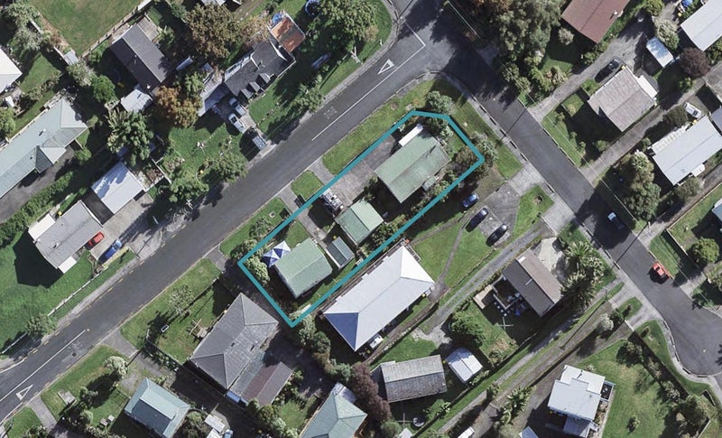 6 Waiwera Avenue, Parakai, Helensville - Carousel 1