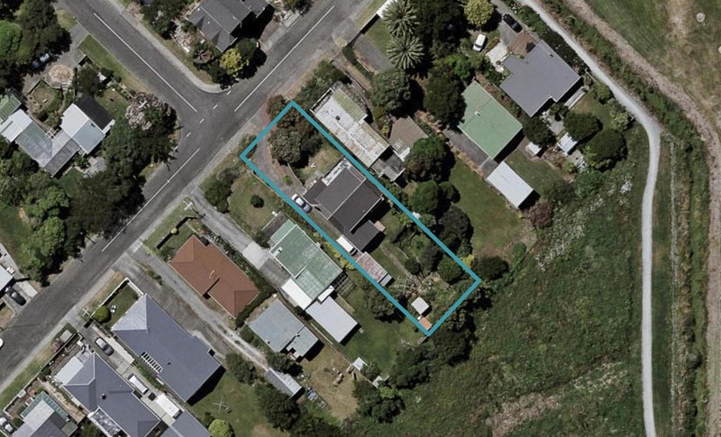 14 Waikare Road, Raumati Beach, Paraparaumu - Carousel 1