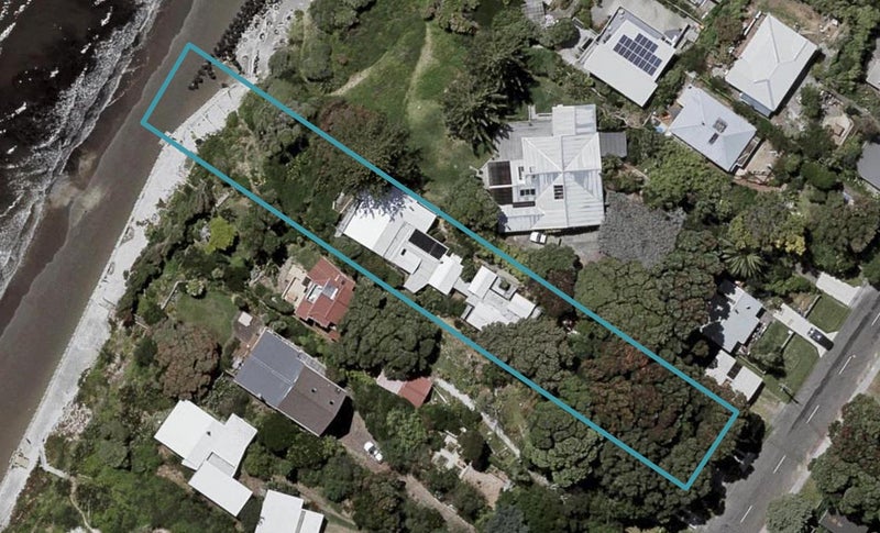 12 Ames Street, Paekakariki - Carousel 1