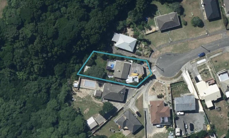 17 Ngahue Crescent, Elsdon, Porirua - Carousel 1