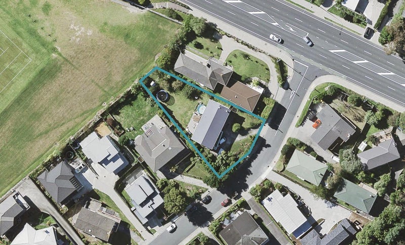 3 Windsor Place, Windsor Park, Auckland - Carousel 1