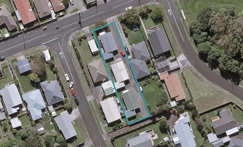 135 Clawton Street, Westown, New Plymouth - Carousel 1
