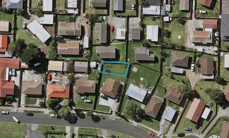 12E Caserta Place, Clover Park, Auckland - Carousel 1