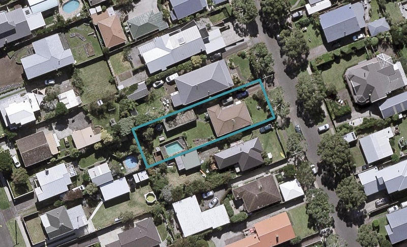 18 Richmond ST, Fitzroy, New Plymouth - Carousel 1