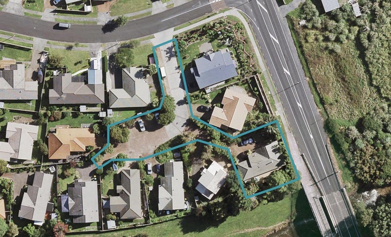 2B Sheriff Place, Randwick Park, Auckland - Carousel 1