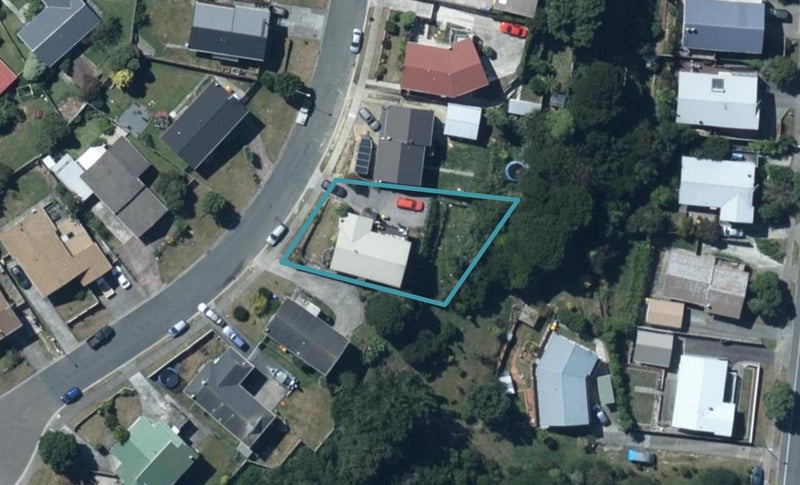 13 Parkinson Close, Whitby, Porirua - Carousel 1