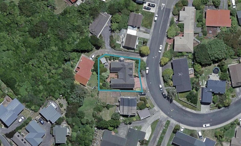 42 Cambrian Street, Churton Park, Wellington - Carousel 1
