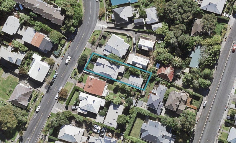 33 Mountain View Road, Morningside, Auckland - Carousel 1