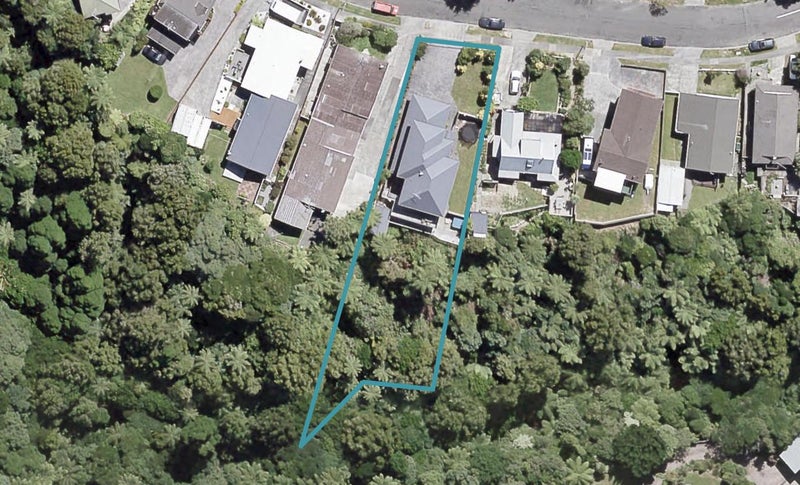 11 Westpoint Avenue, Harbour View, Lower Hutt - Carousel 1