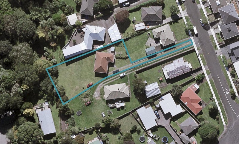 11B Budleigh Street, Frankleigh Park, New Plymouth - Carousel 1