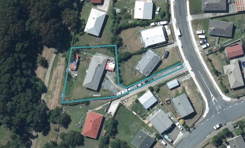 5 Pukaki Grove, Waitangirua, Porirua - Carousel 1